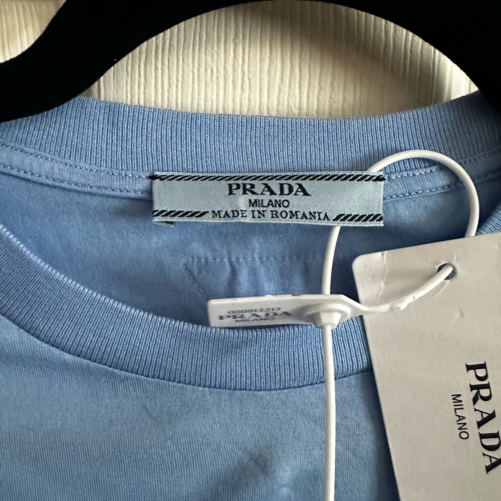 PRADA size M womens basic t